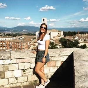 Meet your Posher, Nicole